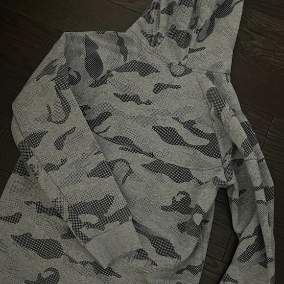 NEVER WORN. GREY CAMOUFLAGE TRACK SUIT SIZE LARGE. - Picture 3 of 7